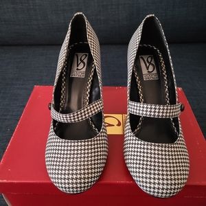 Victoria Spencer 3 inch heels